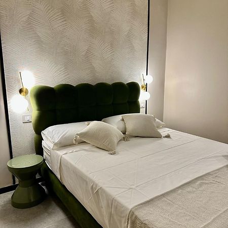 Golden Palm B&B Бари Экстерьер фото