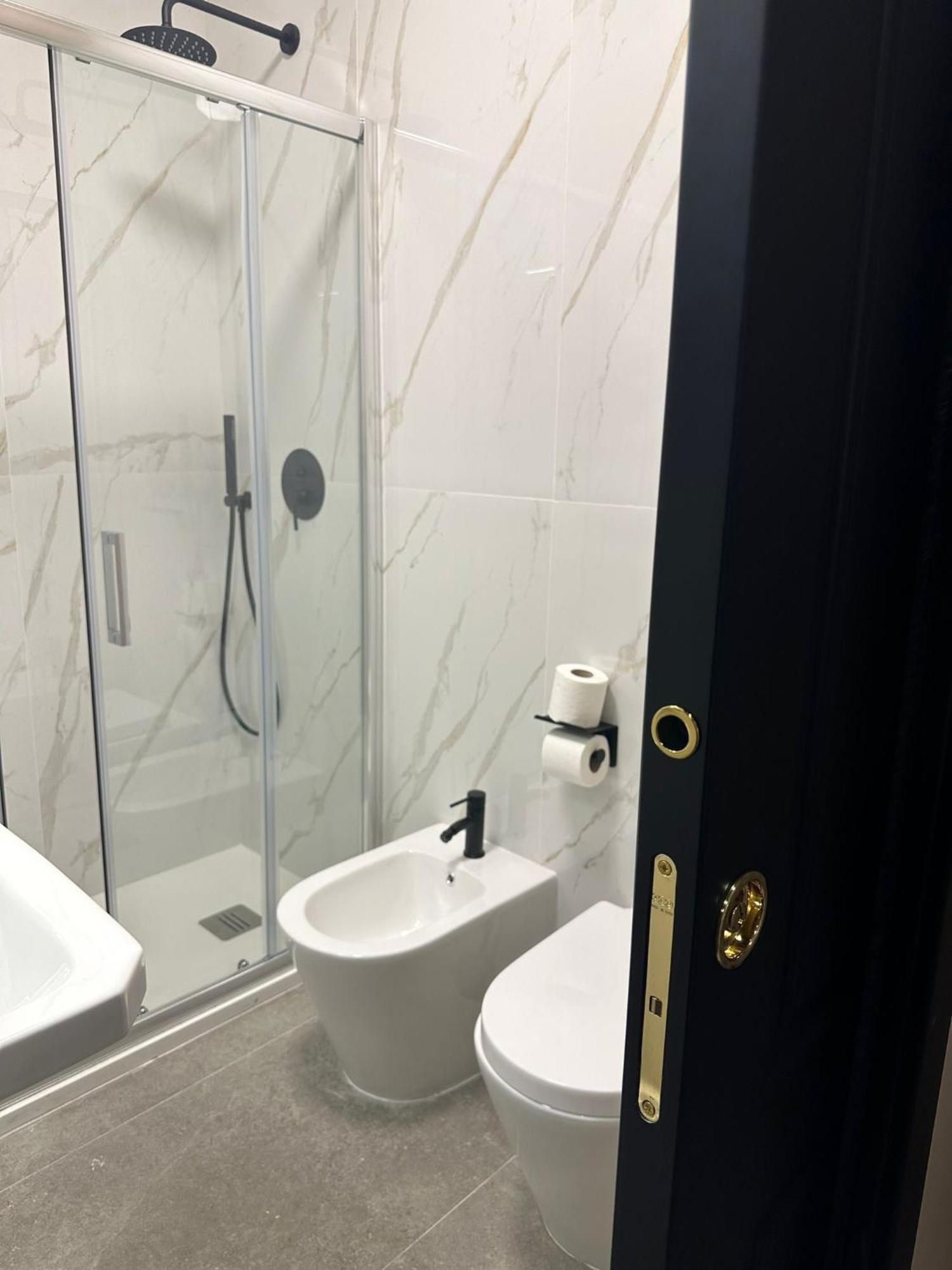 Golden Palm B&B Бари Экстерьер фото