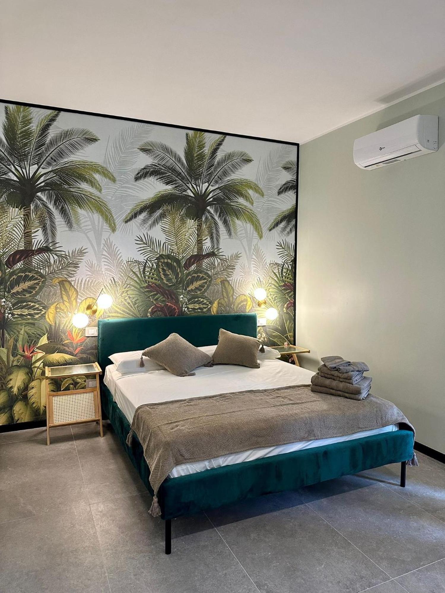 Golden Palm B&B Бари Экстерьер фото