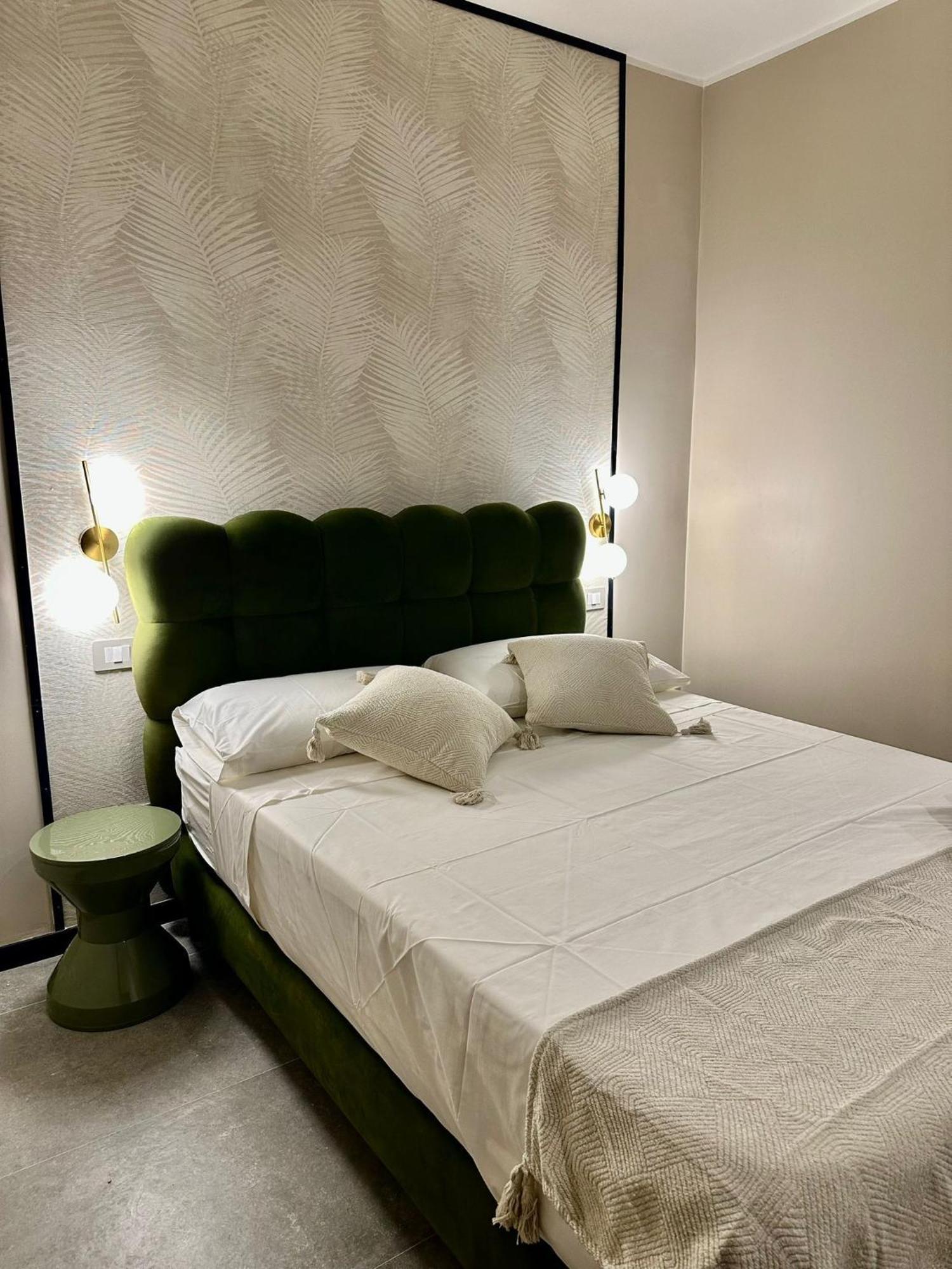 Golden Palm B&B Бари Экстерьер фото